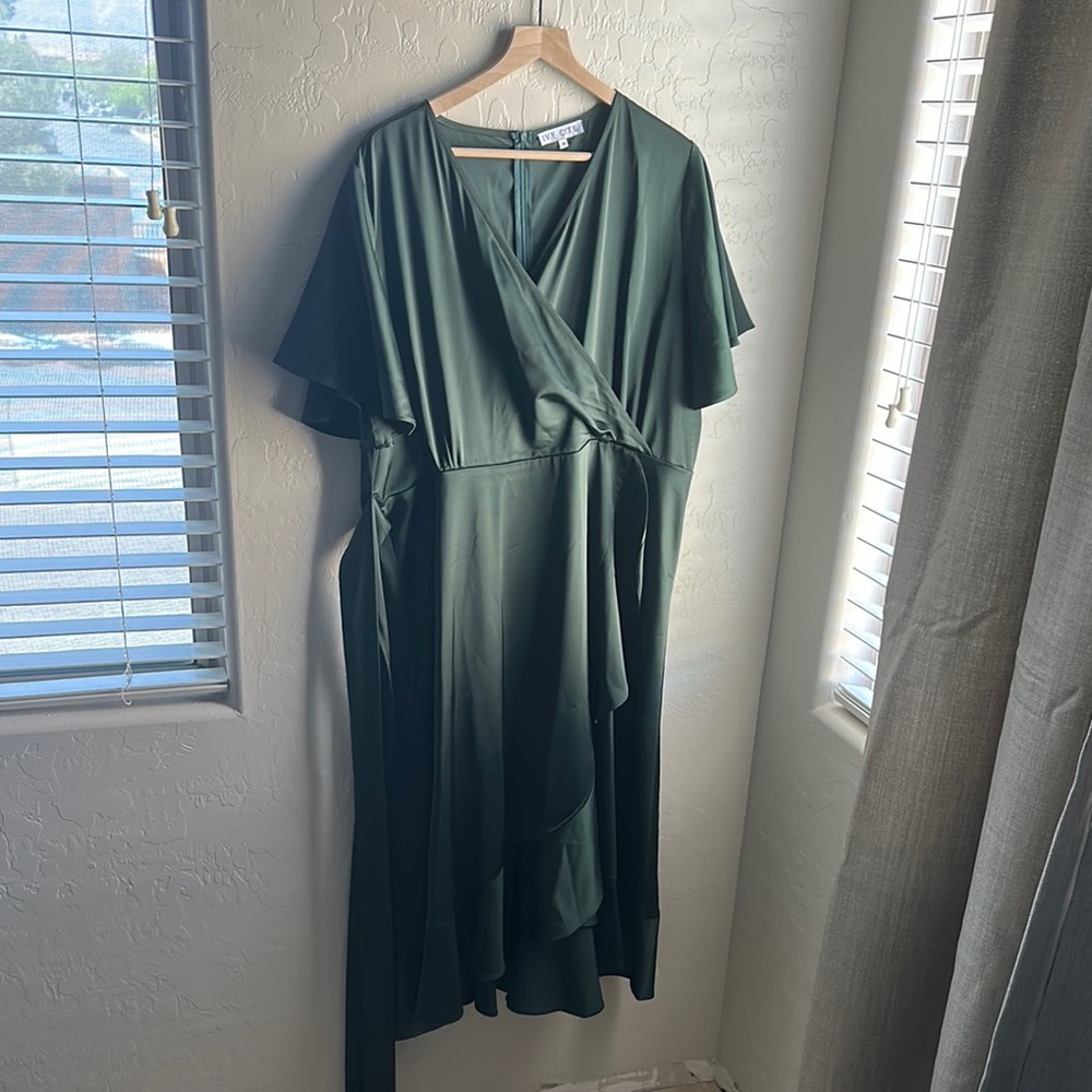 Ivy City Co Elegant emerald Green satin faux Wrap Dress 2x